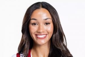 颜值真顶😚南加大美女后卫精致颜容刷屏网络 还砍31分率队爆冷